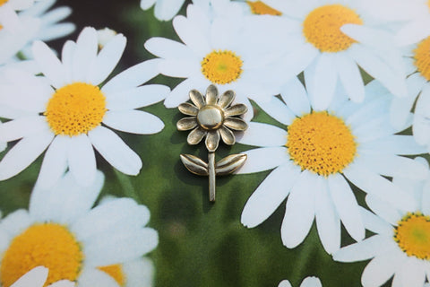 Daisy Lapel Pin