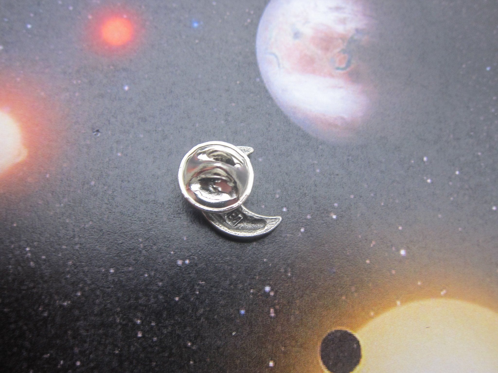 Crescent Moon Lapel Pin – lapelpinplanet