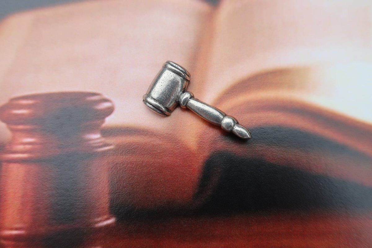 Gavel Lapel Pin – lapelpinplanet