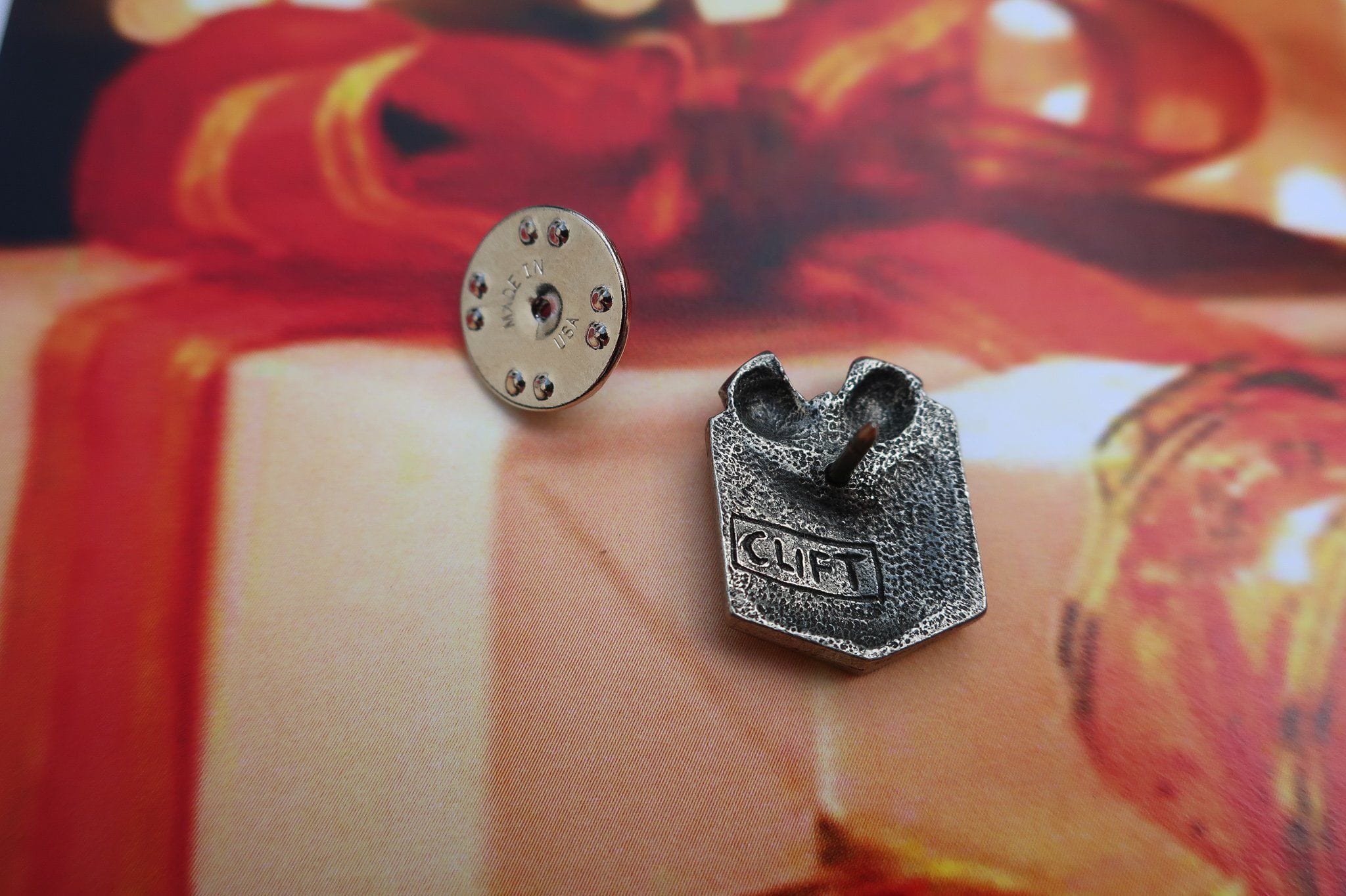 Gift Box Lapel Pin – lapelpinplanet