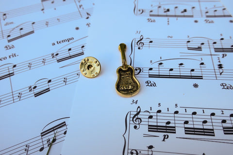 Acoustic Guitar Gold Lapel Pin