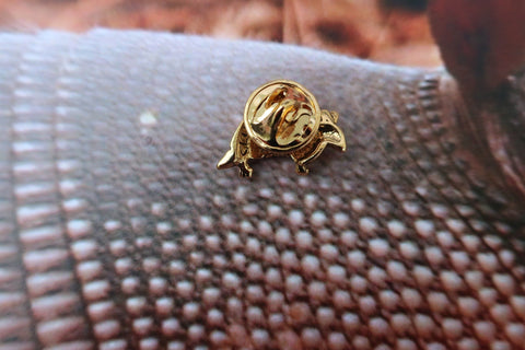 Armadillo Gold Lapel Pin