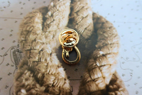 Bowline Knot Gold Lapel Pin