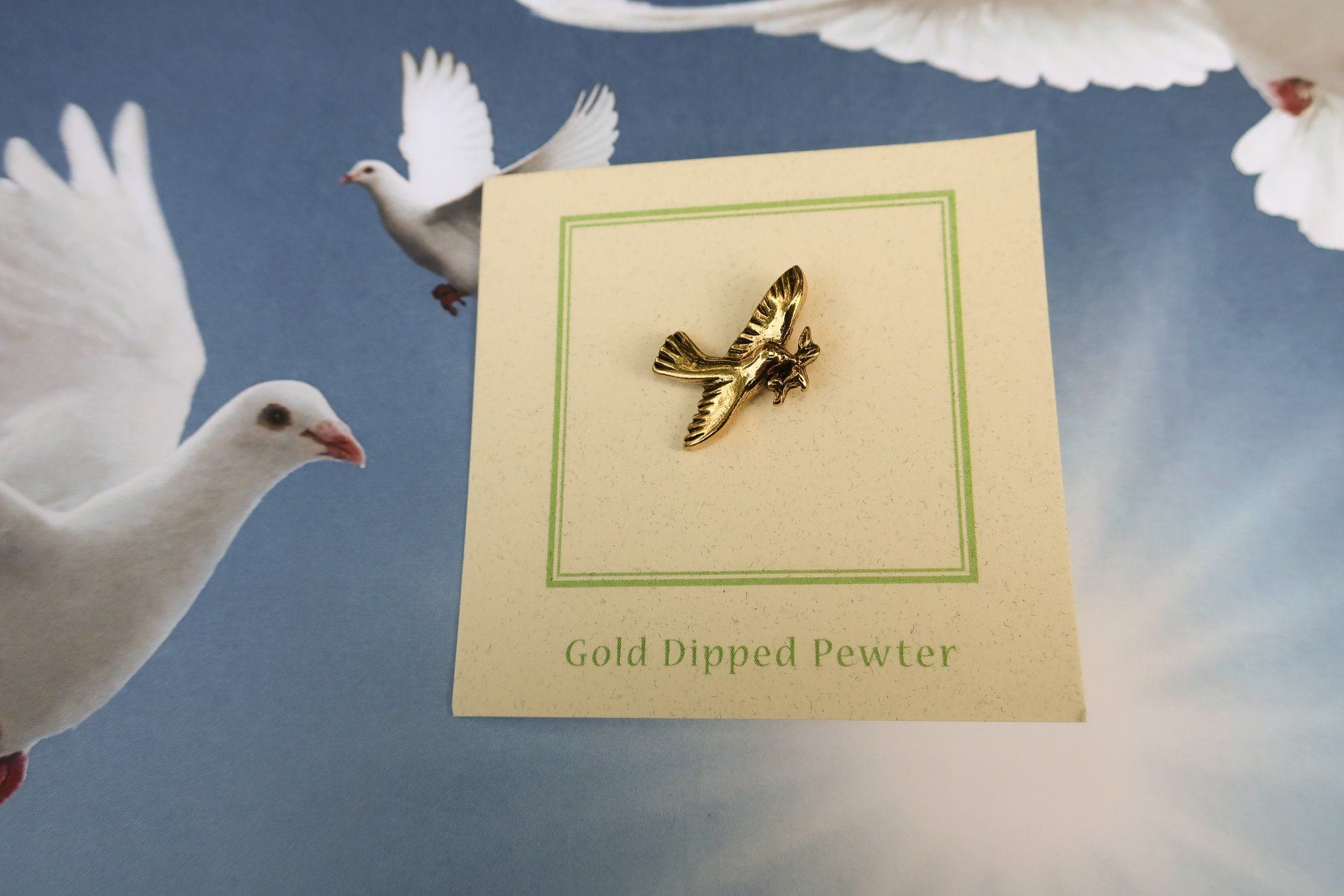 Dove Gold Lapel Pin