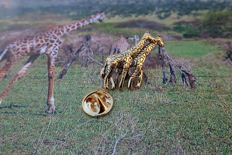 Giraffe Gold Lapel Pin