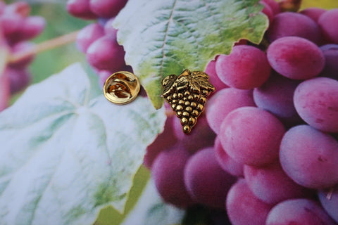 Grapes Gold Lapel Pin