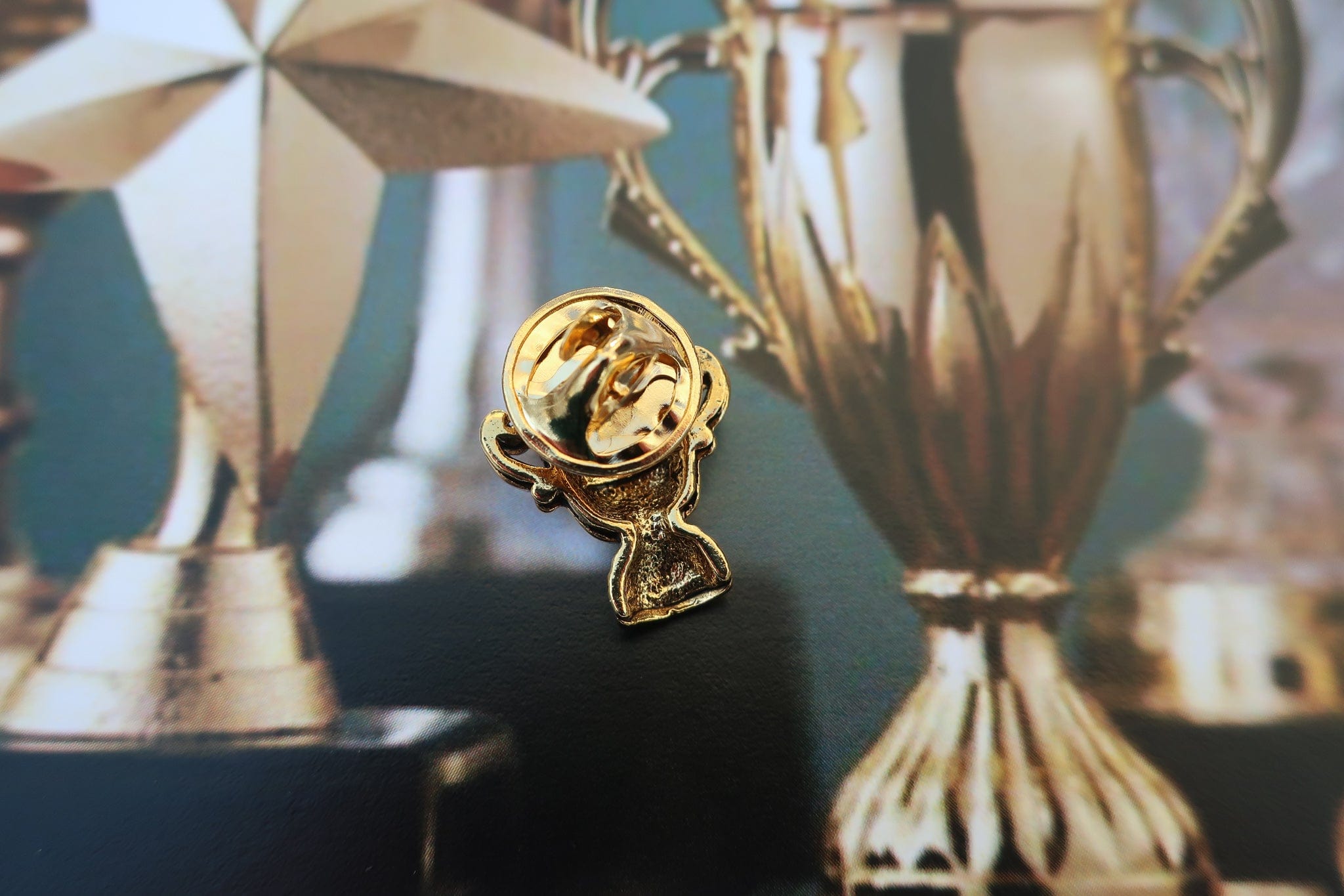 Trophy Gold Lapel Pin – lapelpinplanet