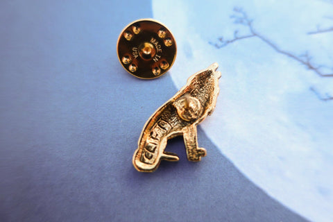 Wolf Gold Lapel Pin