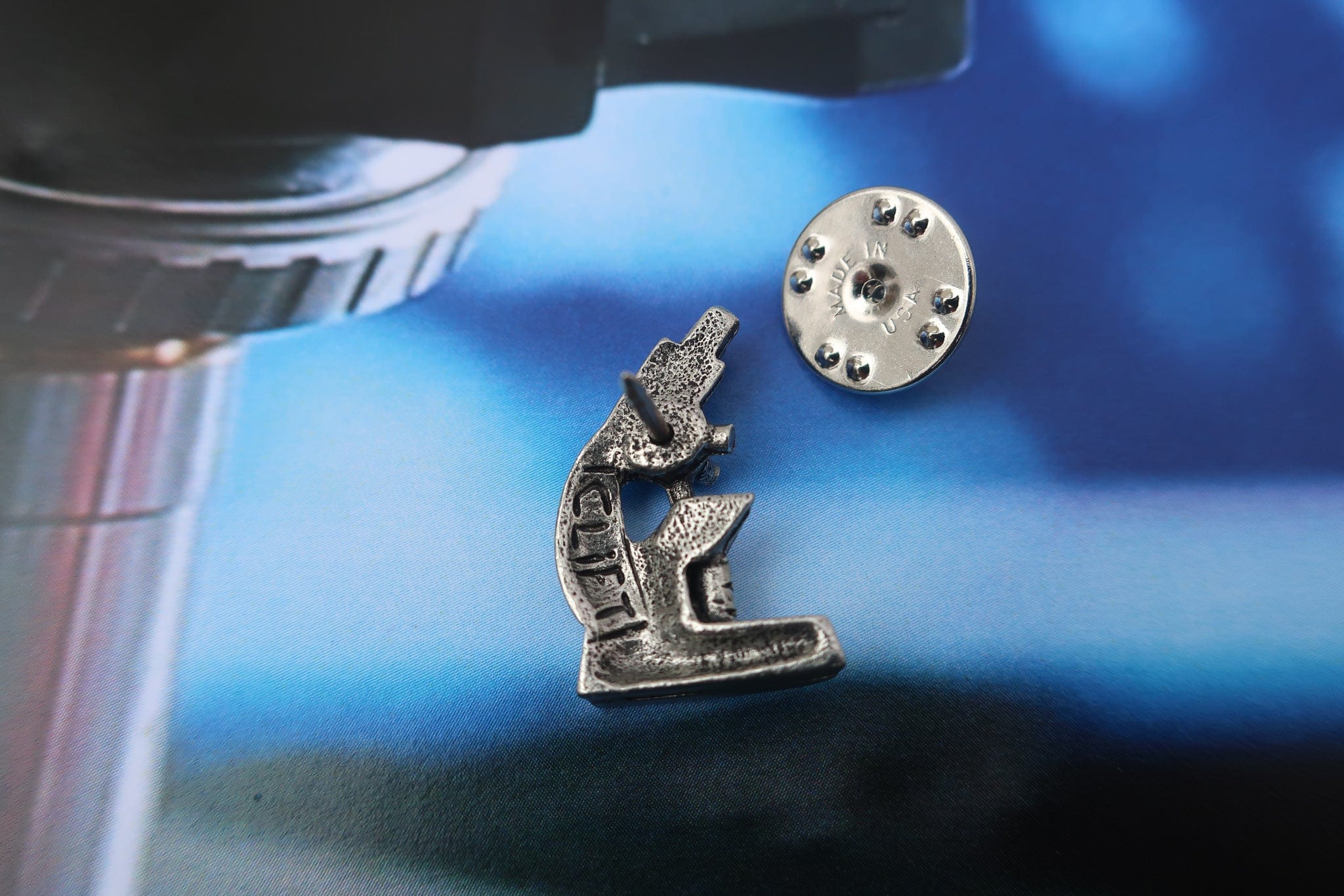 Stereo Microscope Lapel Pin – lapelpinplanet
