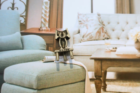 Table lamp Lapel Pin