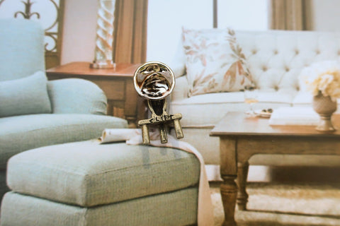 Table lamp Lapel Pin