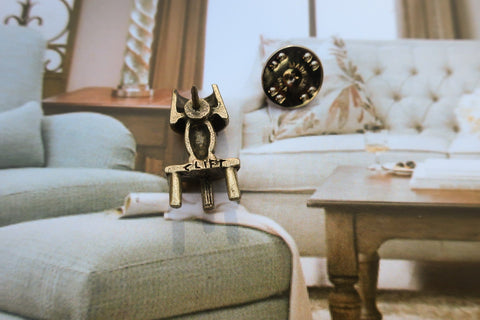 Table lamp Lapel Pin