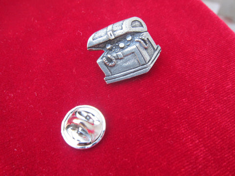 Treasure Chest Pin Treasure Chest Lapel Pin – lapelpinplanet